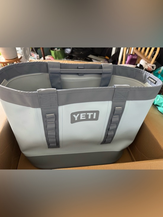 Yeti Handbags - Yeti Camino 50 Big Sky Blue NWOT